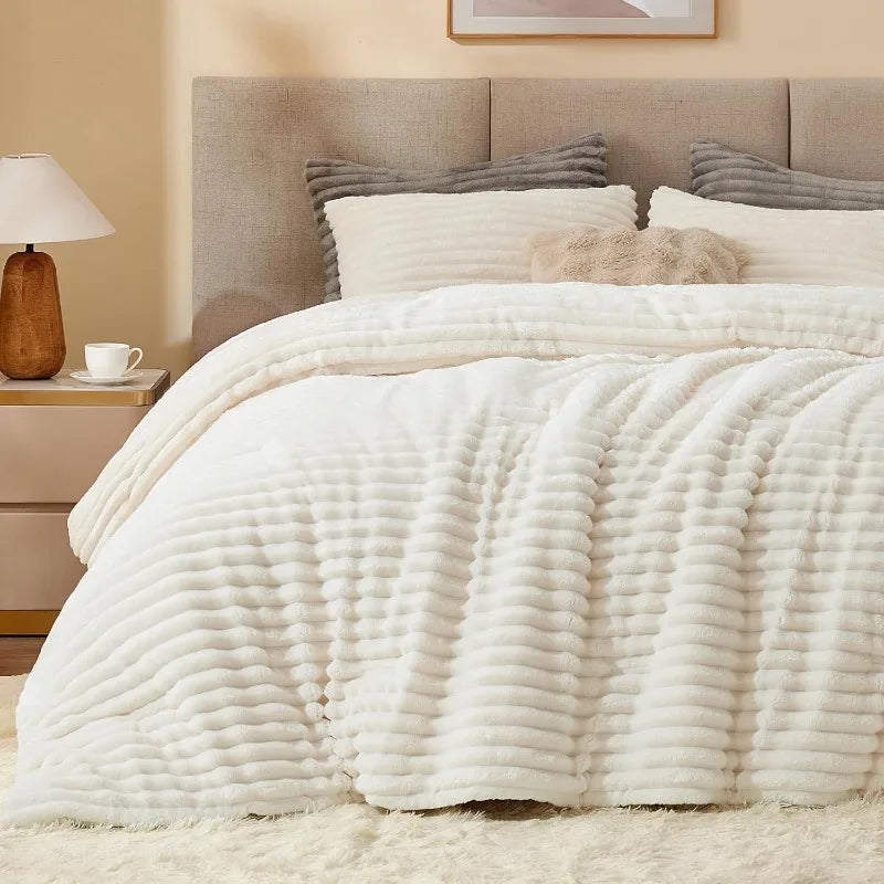 Snohwila Comforter Set