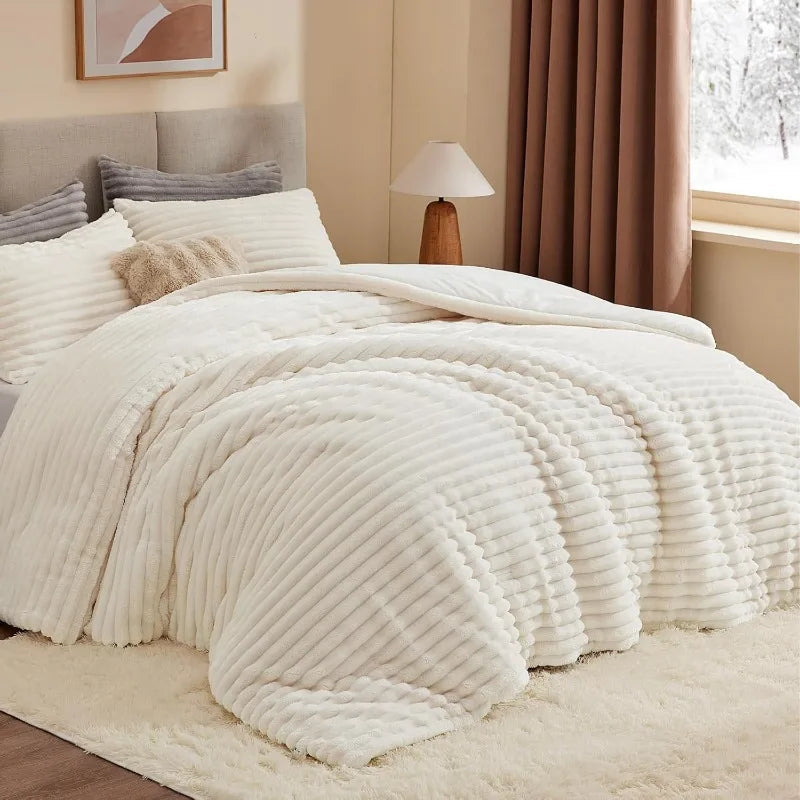Snohwila Comforter Set