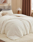 Snohwila Comforter Set