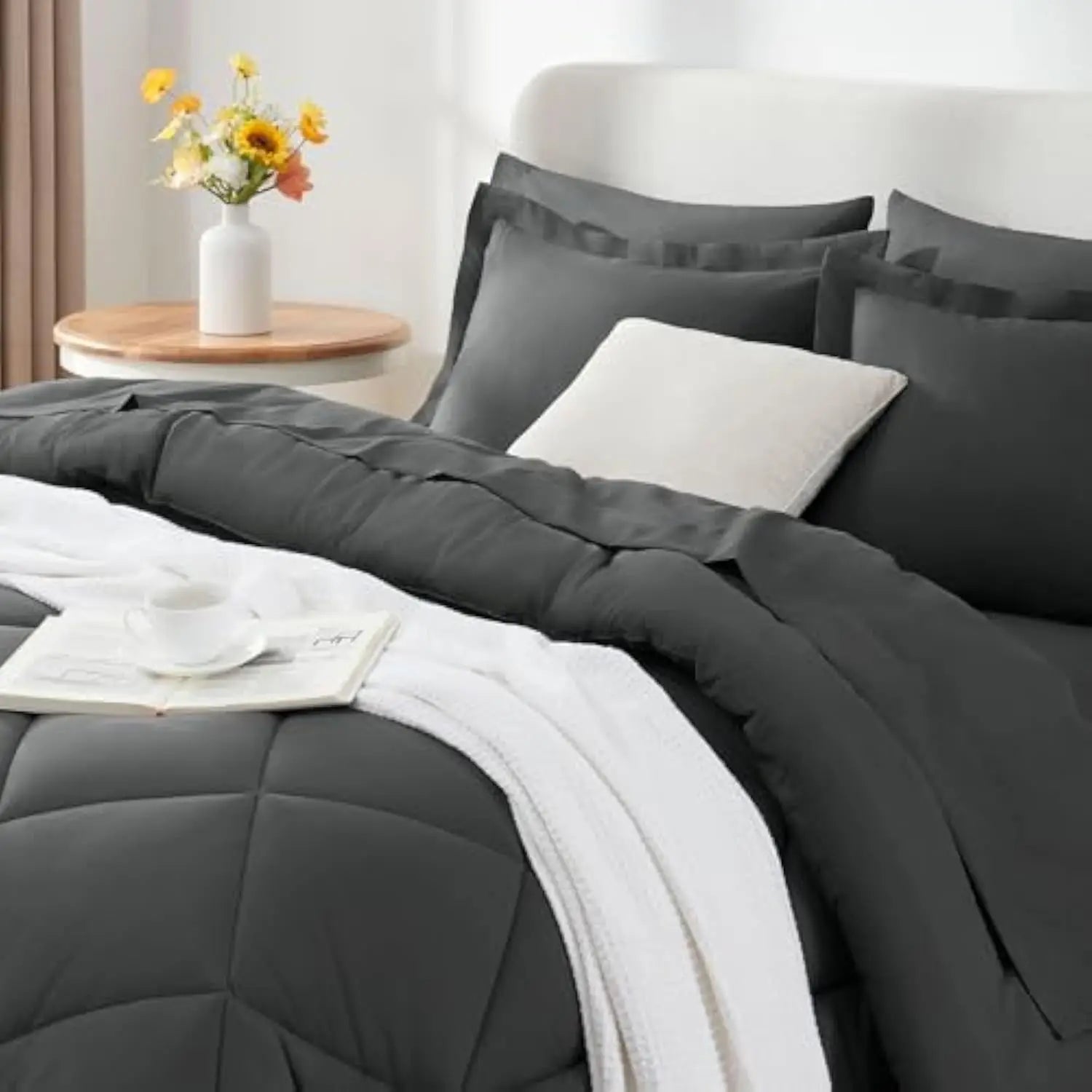 Crayla Comforter Set