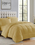 Yelina Comforter Set
