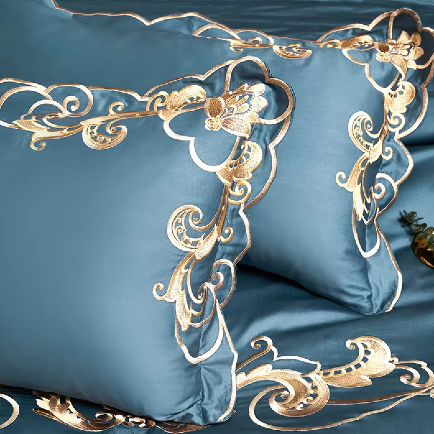 Jrue Bed Set