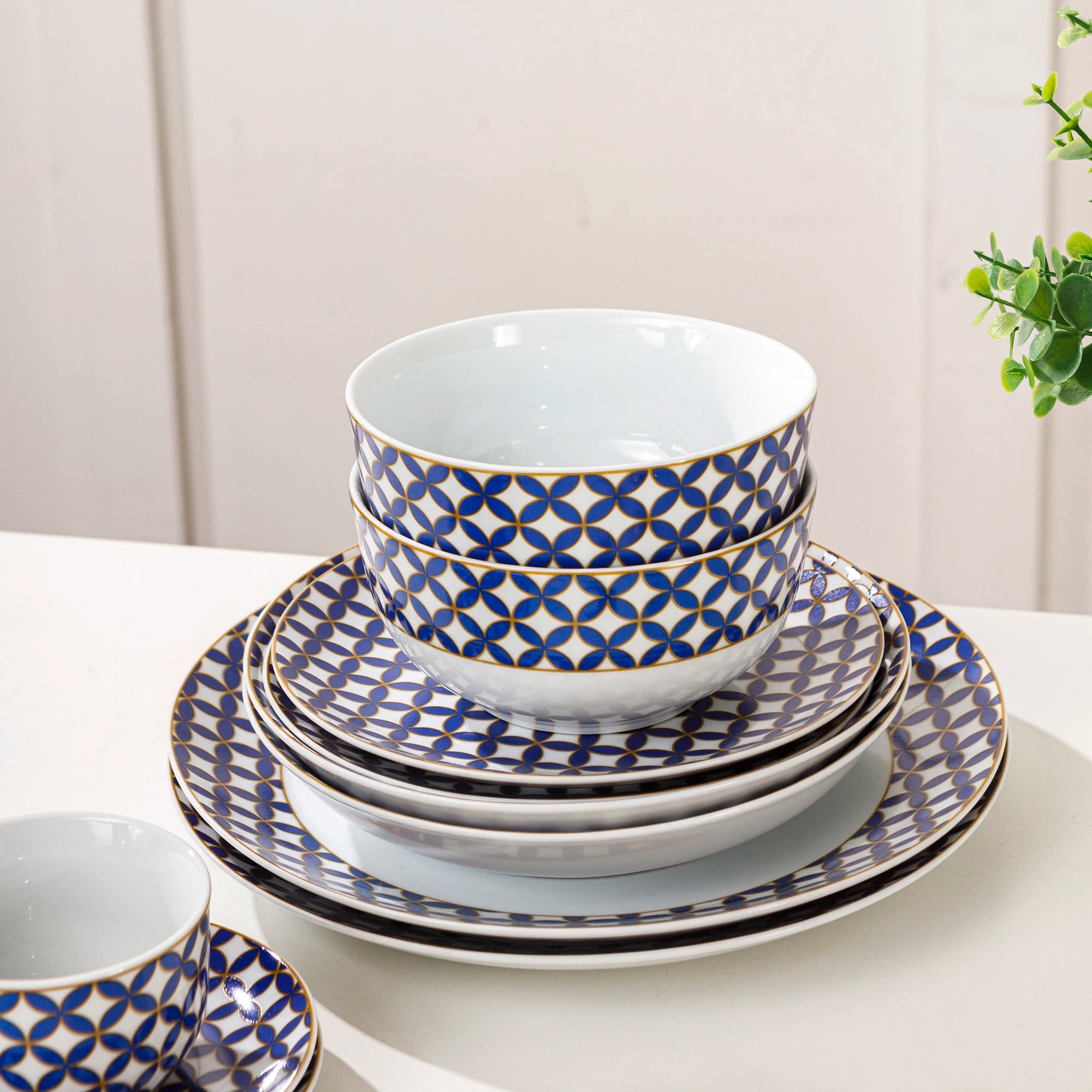 Cruuse Dining Set