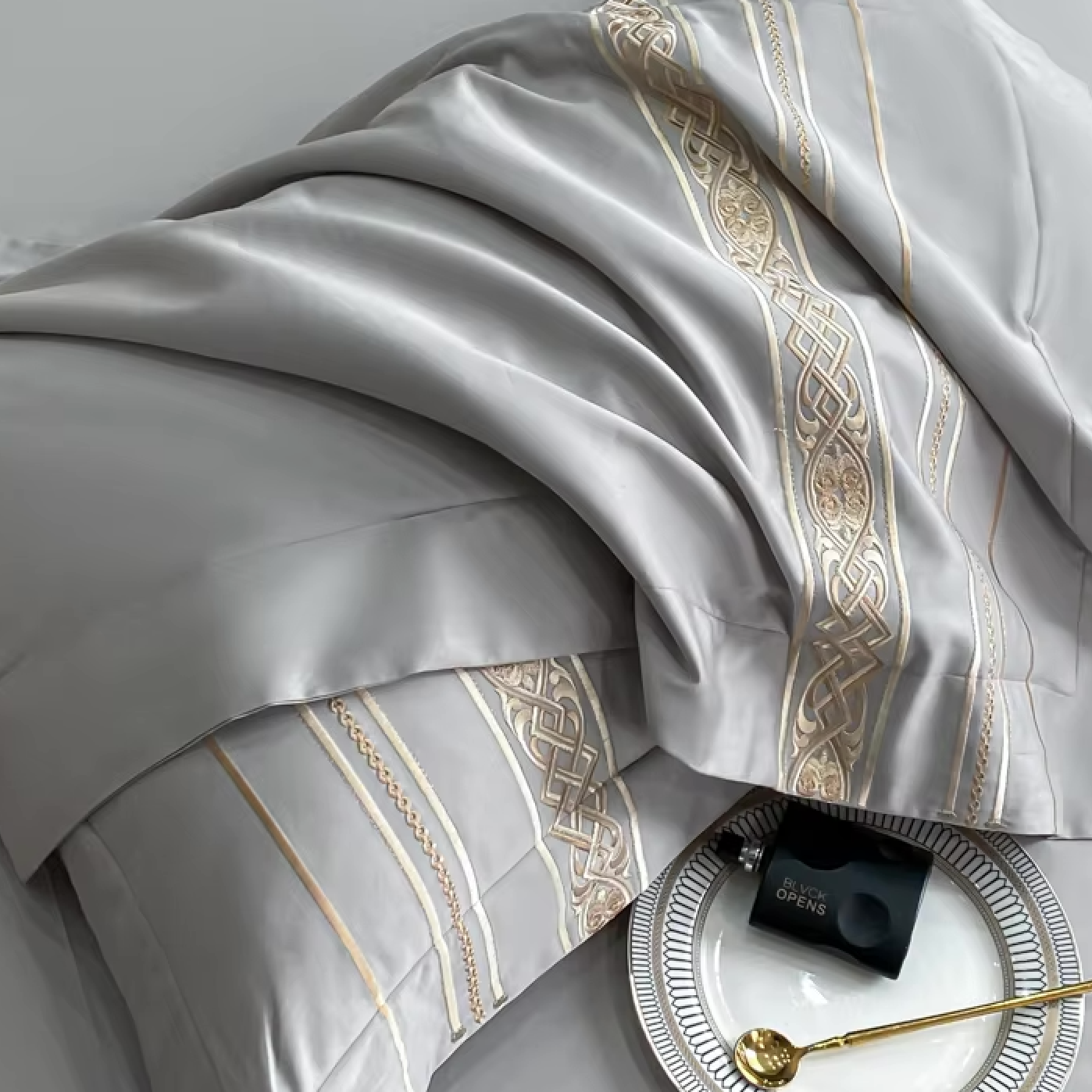 Lavish Grace Bed Set