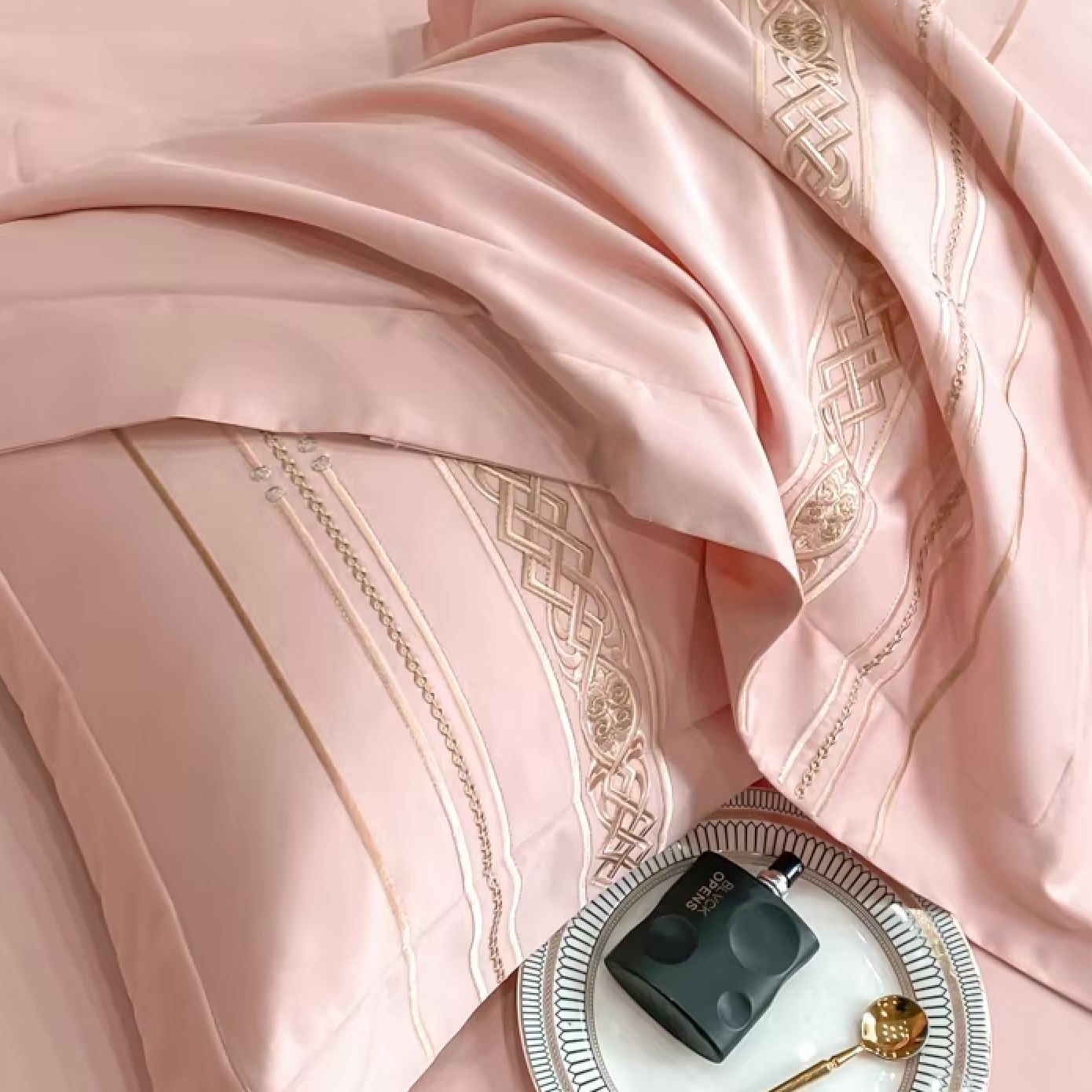 Lavish Grace Bed Set