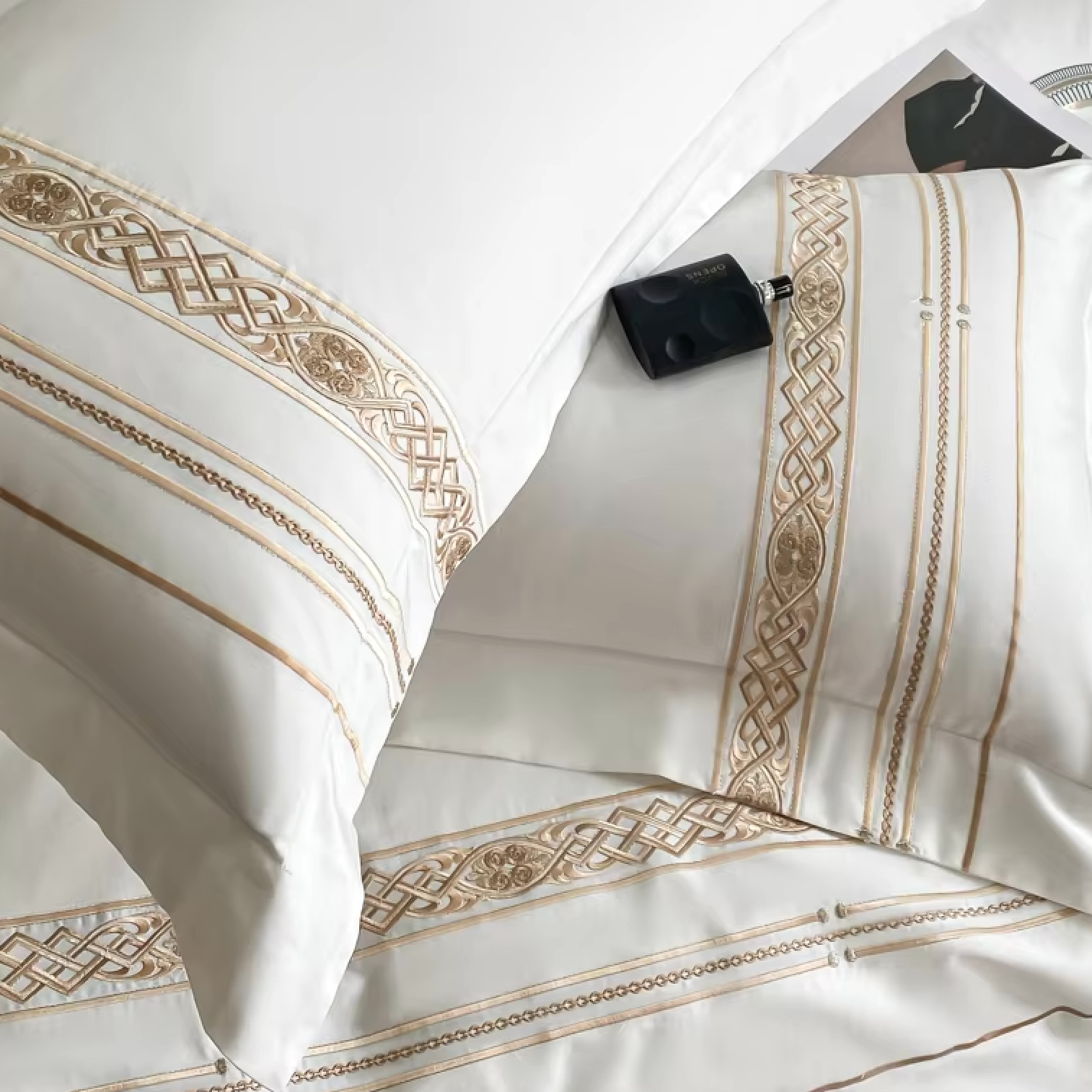 Lavish Grace Bed Set