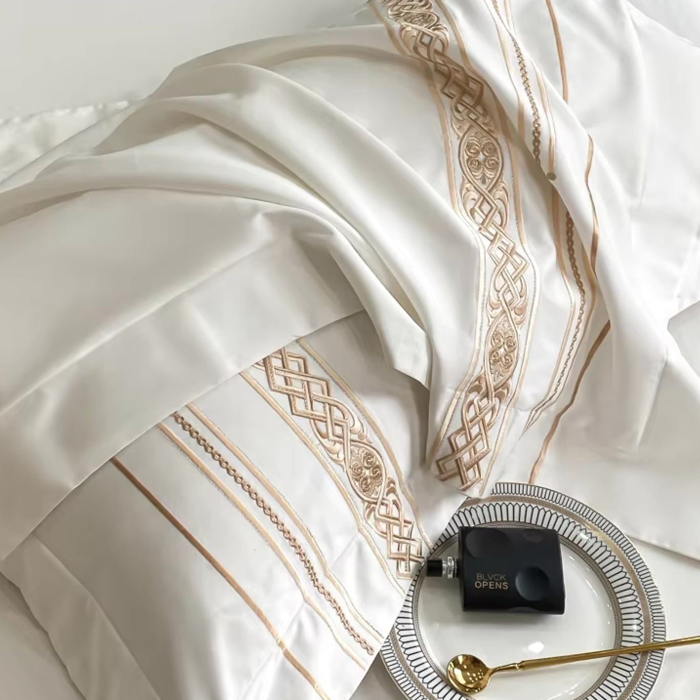Lavish Grace Bed Set