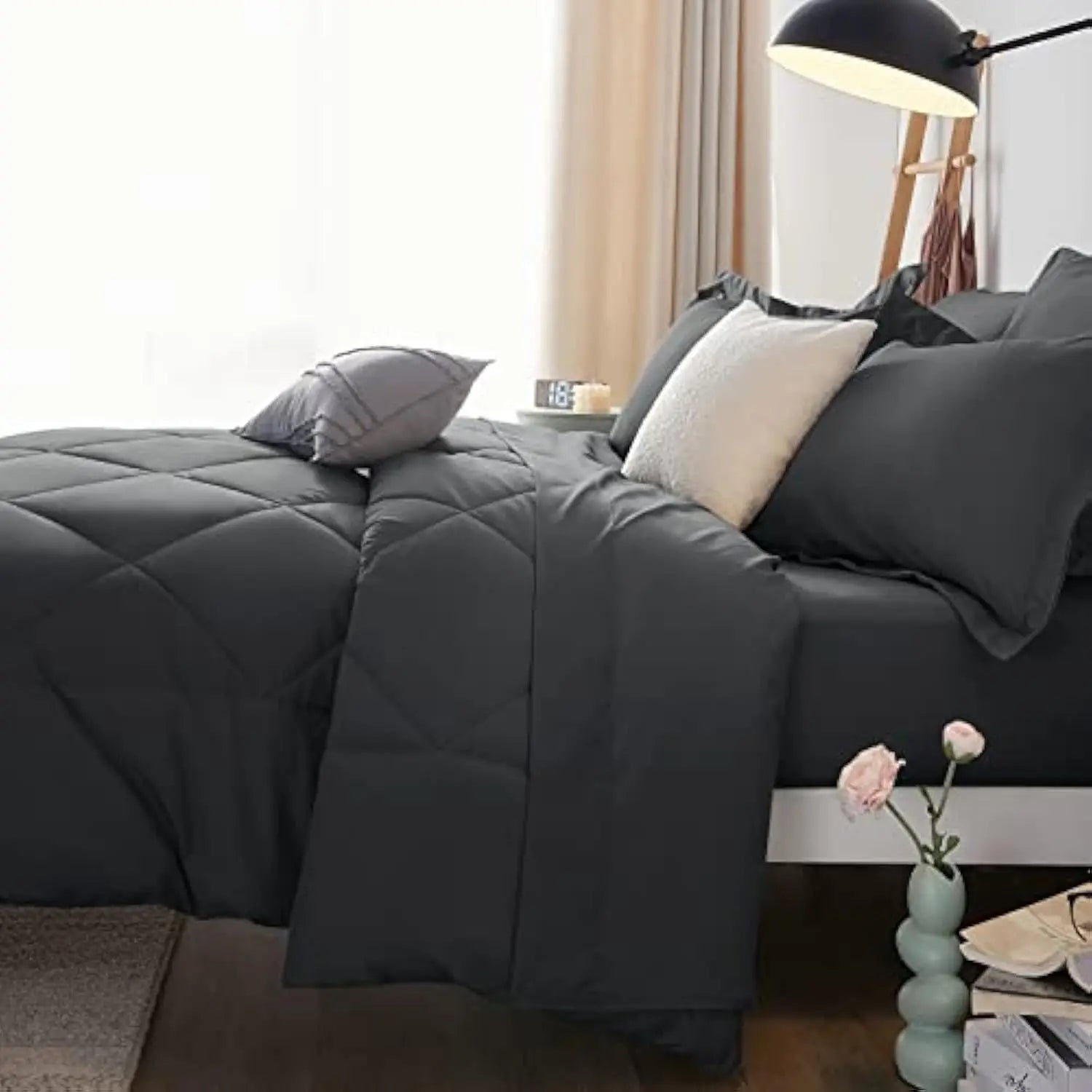 Crayla Comforter Set