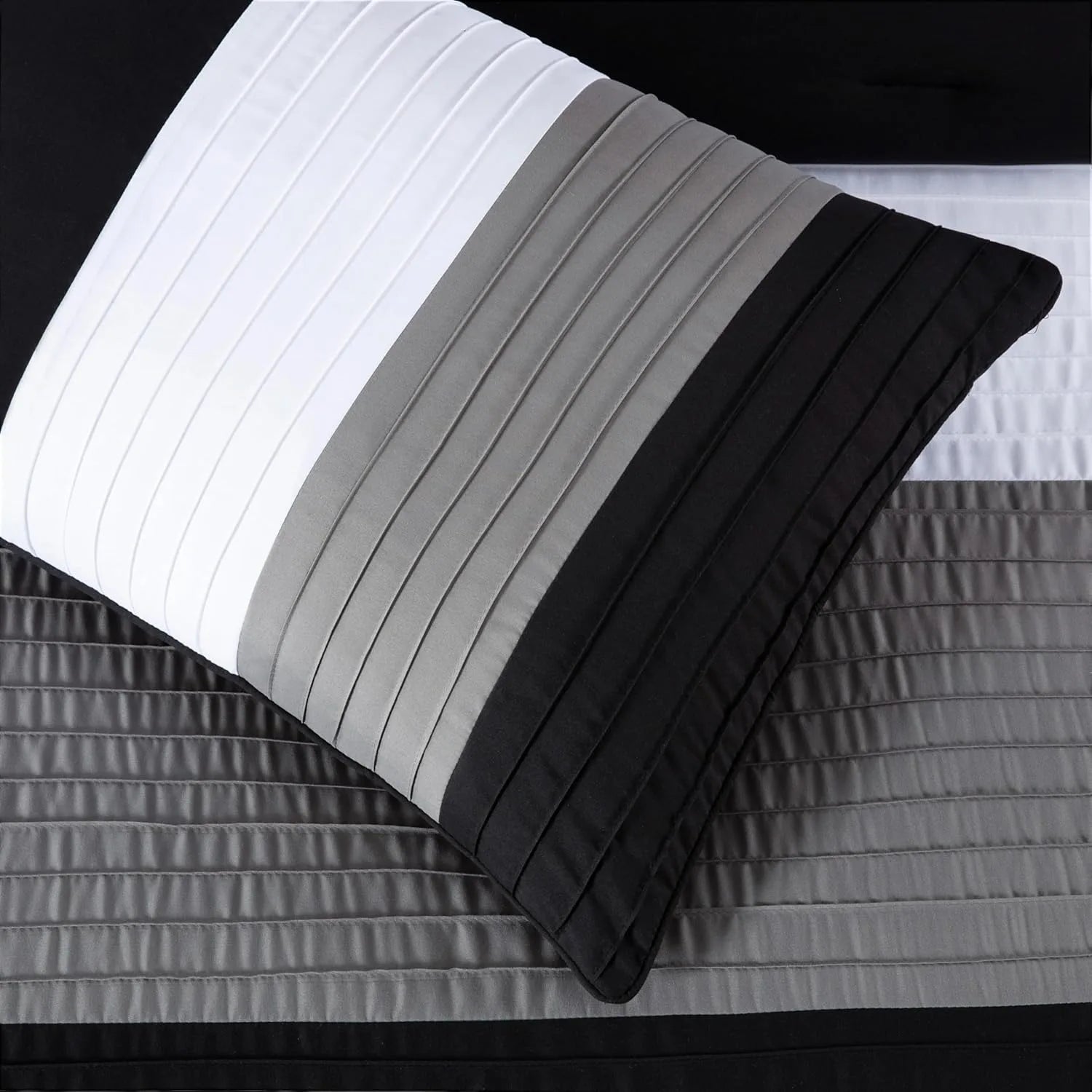 Briane Bed Set